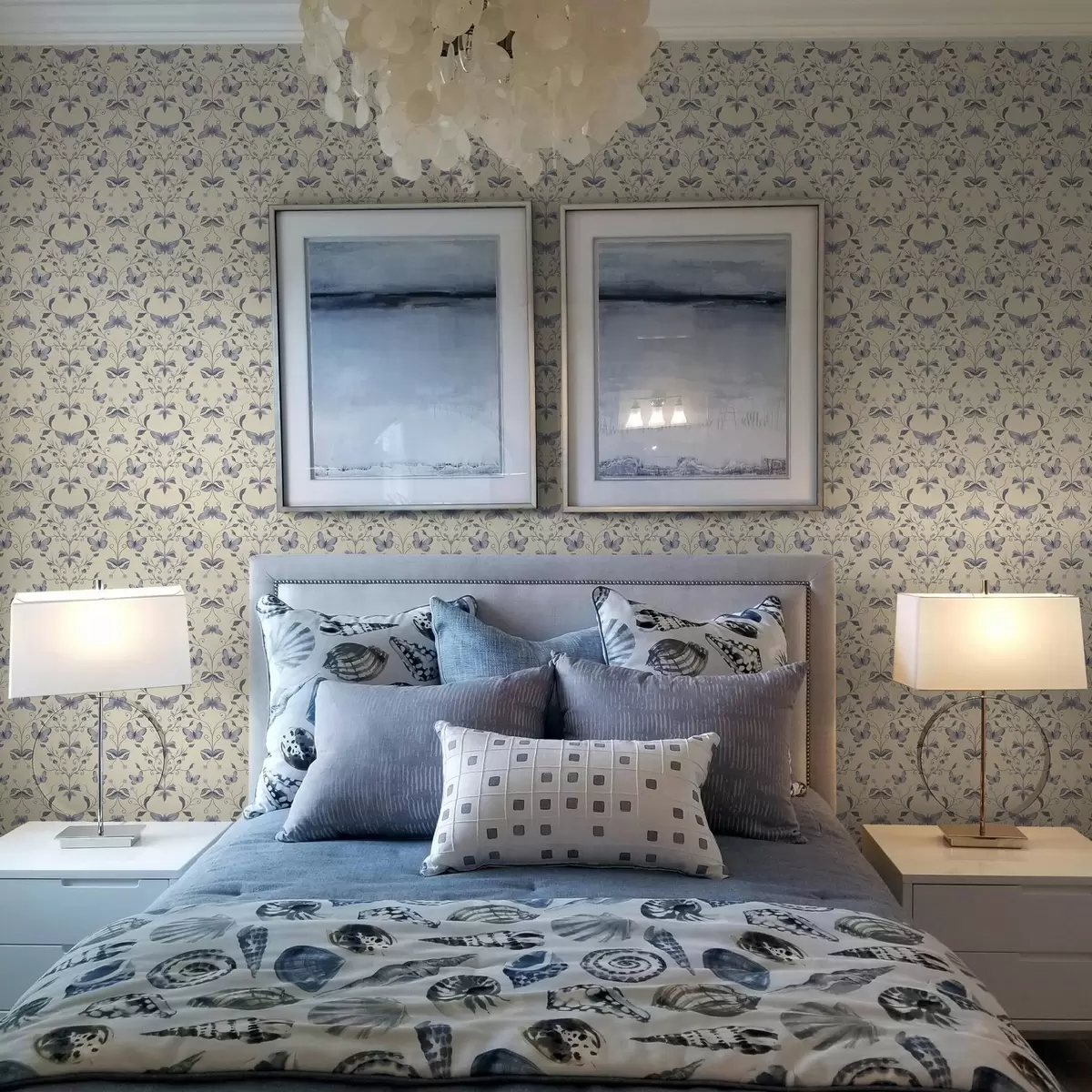 Pozadina Plavi leptiri i lišće a00070