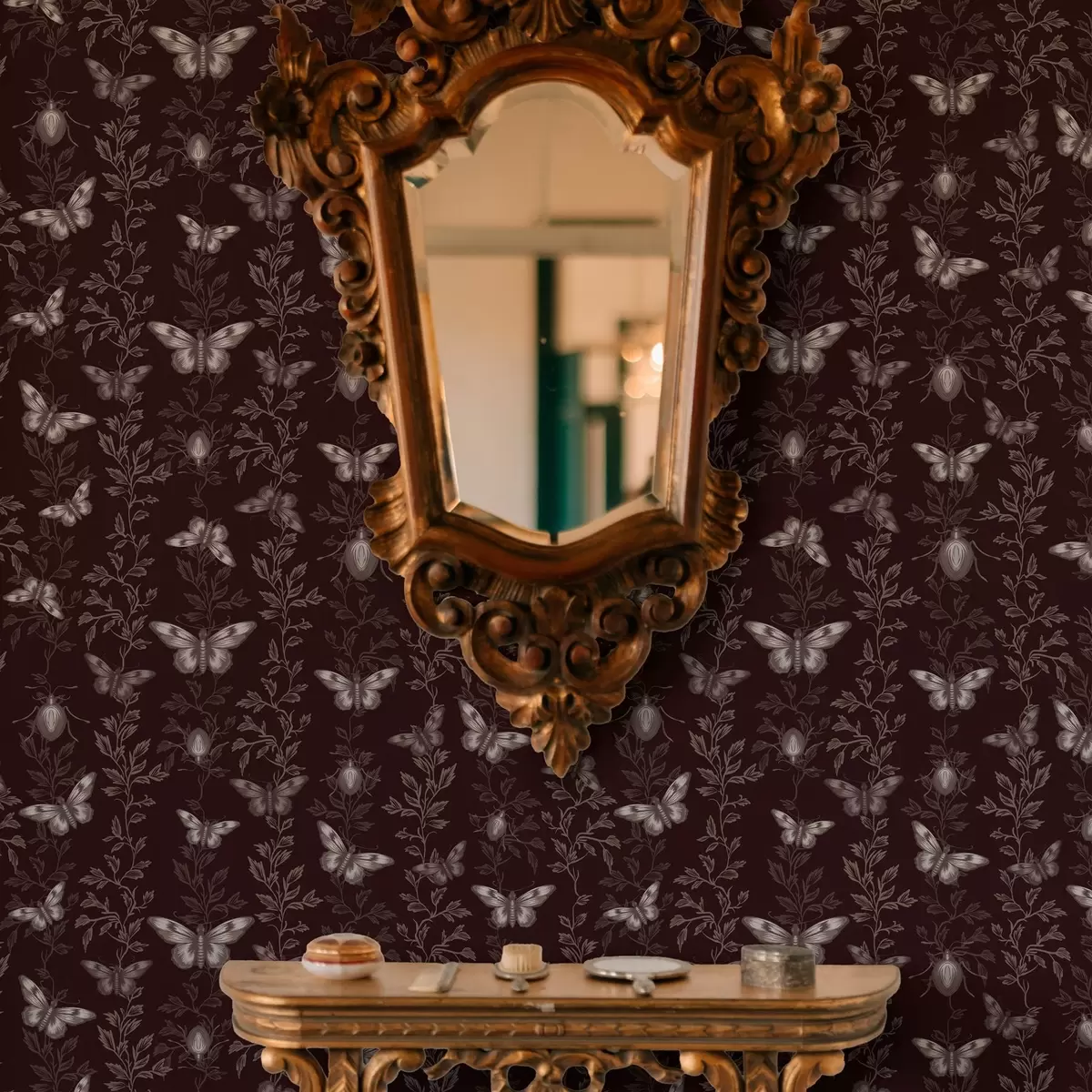 Pozadina Kompozicija s leptirima, lišćem i kukcima na tamnoj pozadini a00073v1