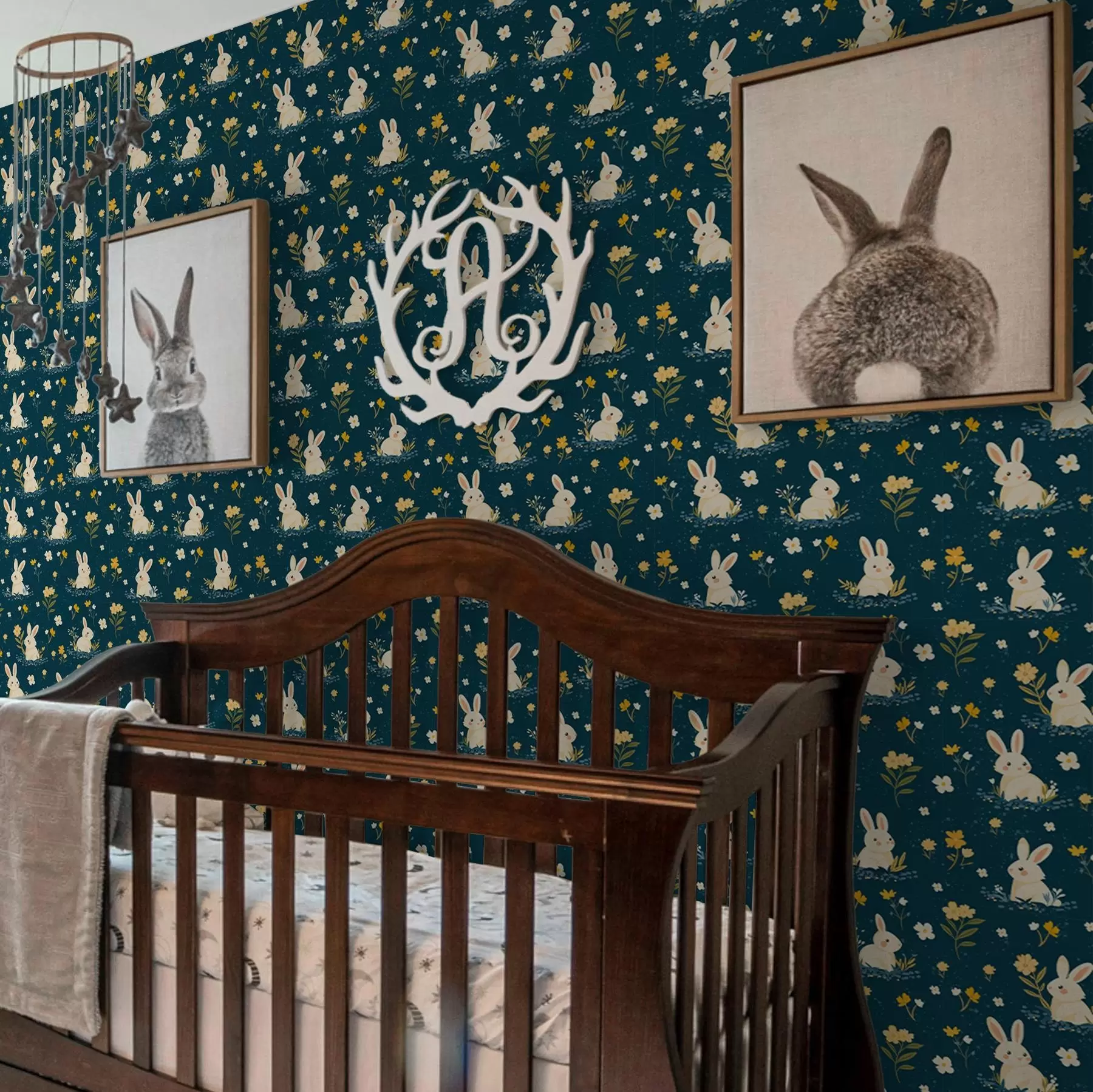 zidne murale Zečevi u travi i cvijeću na tamnoj pozadini a00080