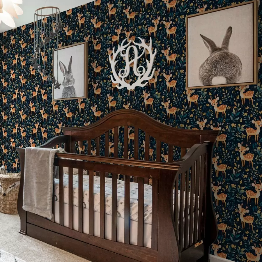 zidne murale Srna u tamnoj šumi sa žutim lišćem a00124