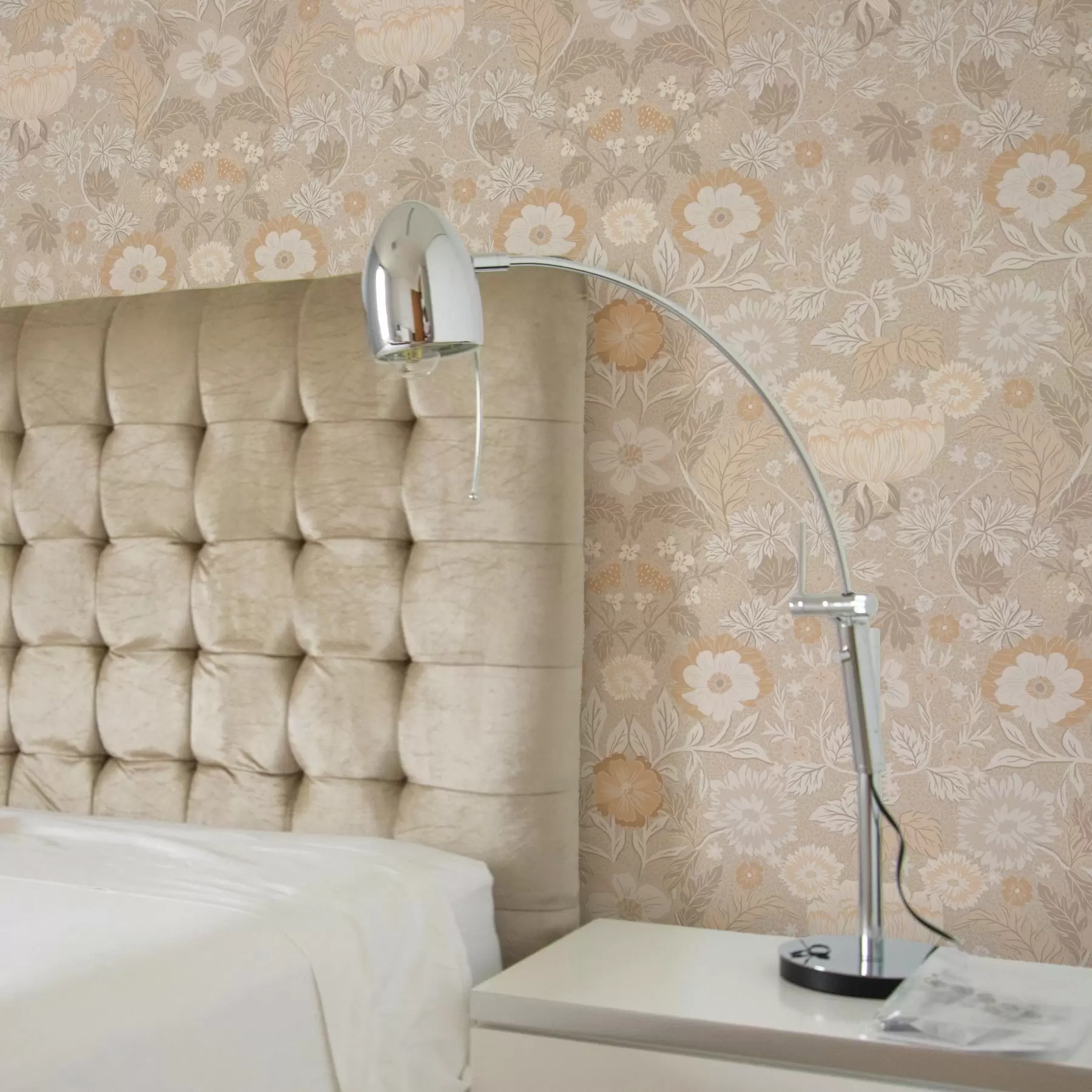 zidne murale Bež cvjetni print u pastelnoj paleti a00145