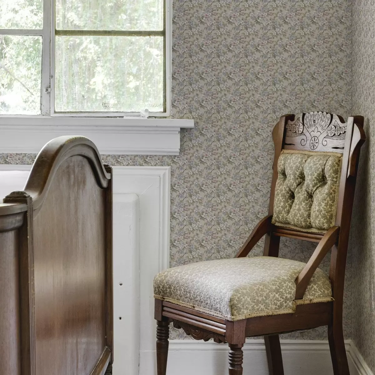 Pozadina Dijagonalni buket s proljetnim cvijećem u nježnim nijansama a00204