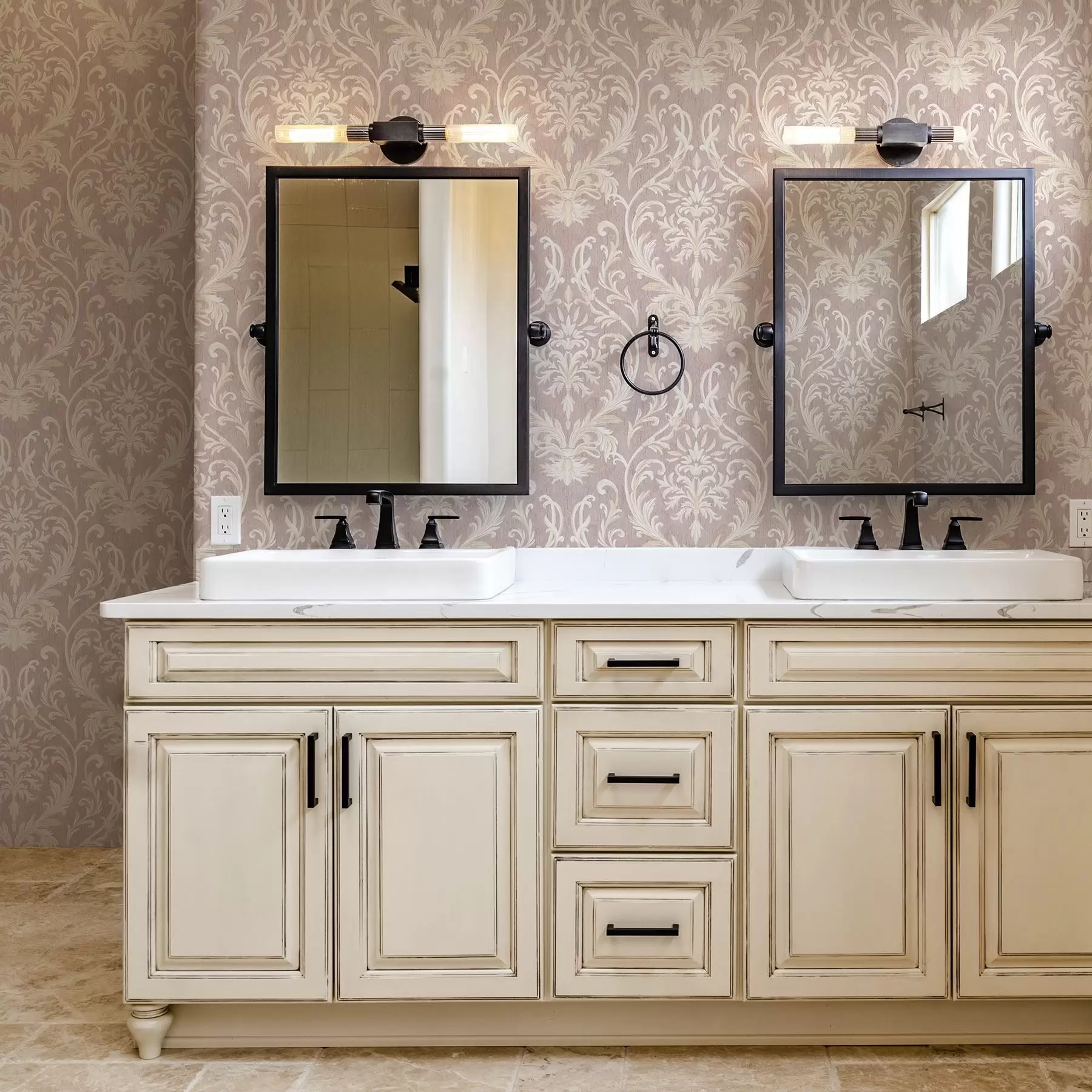 zidne murale Klasični damast na ružičastoj pozadini, barokni uzorak a00227