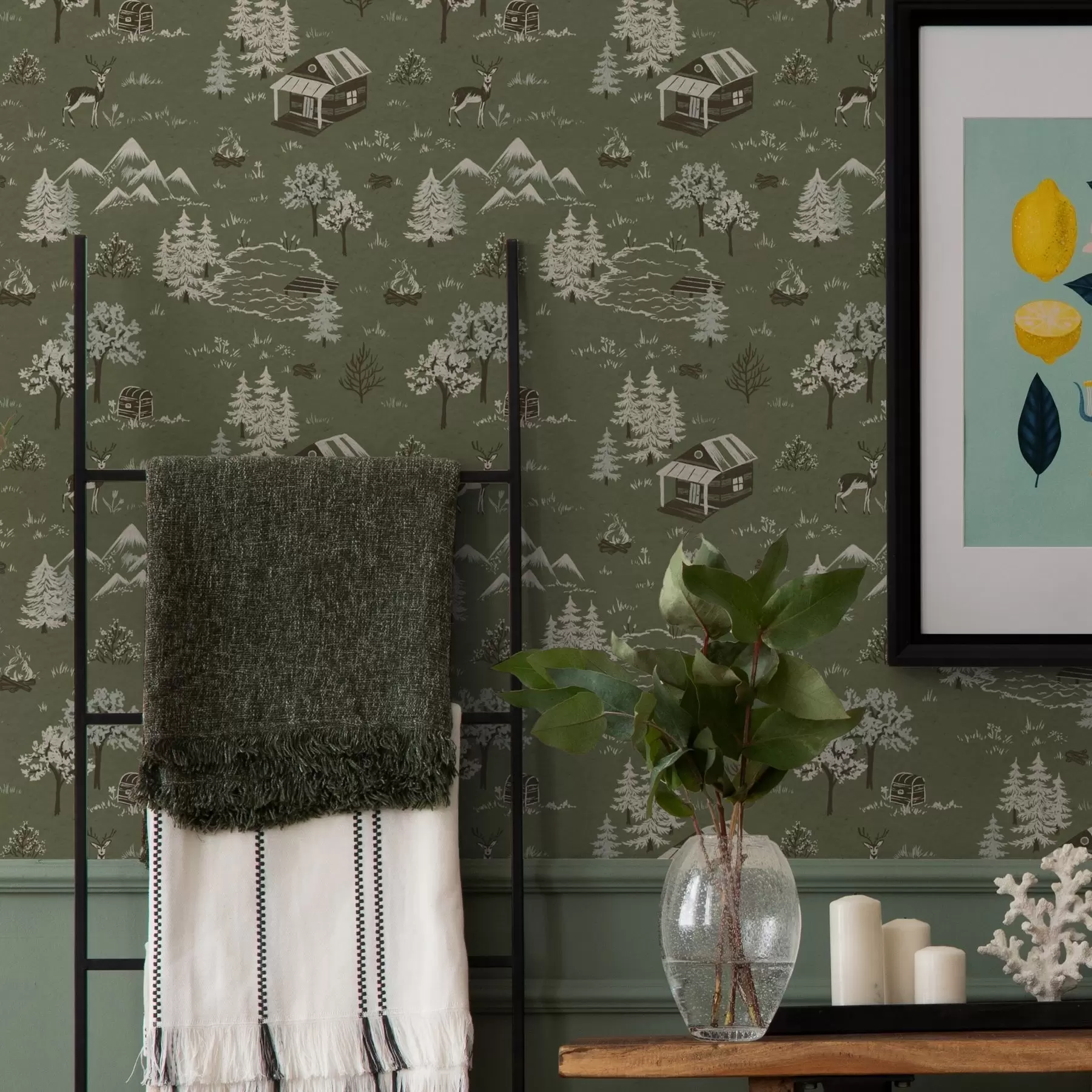 zidne murale Oslikana šuma s jezerom, kolibom i životinjama a00267