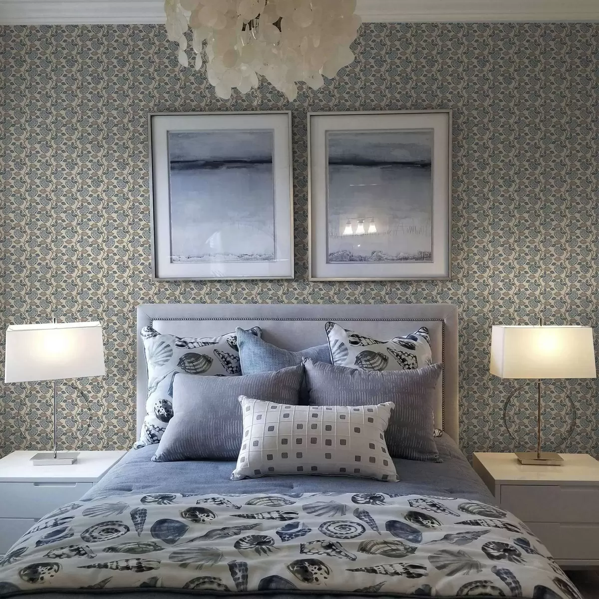 Pozadina Simetrični uzorak s plavim i bež elementima a00360