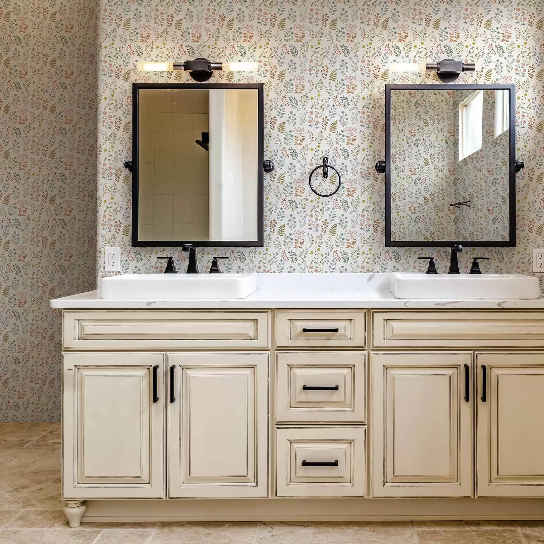 zidne murale Šarene biljke na bijeloj kariranoj pozadini a00413