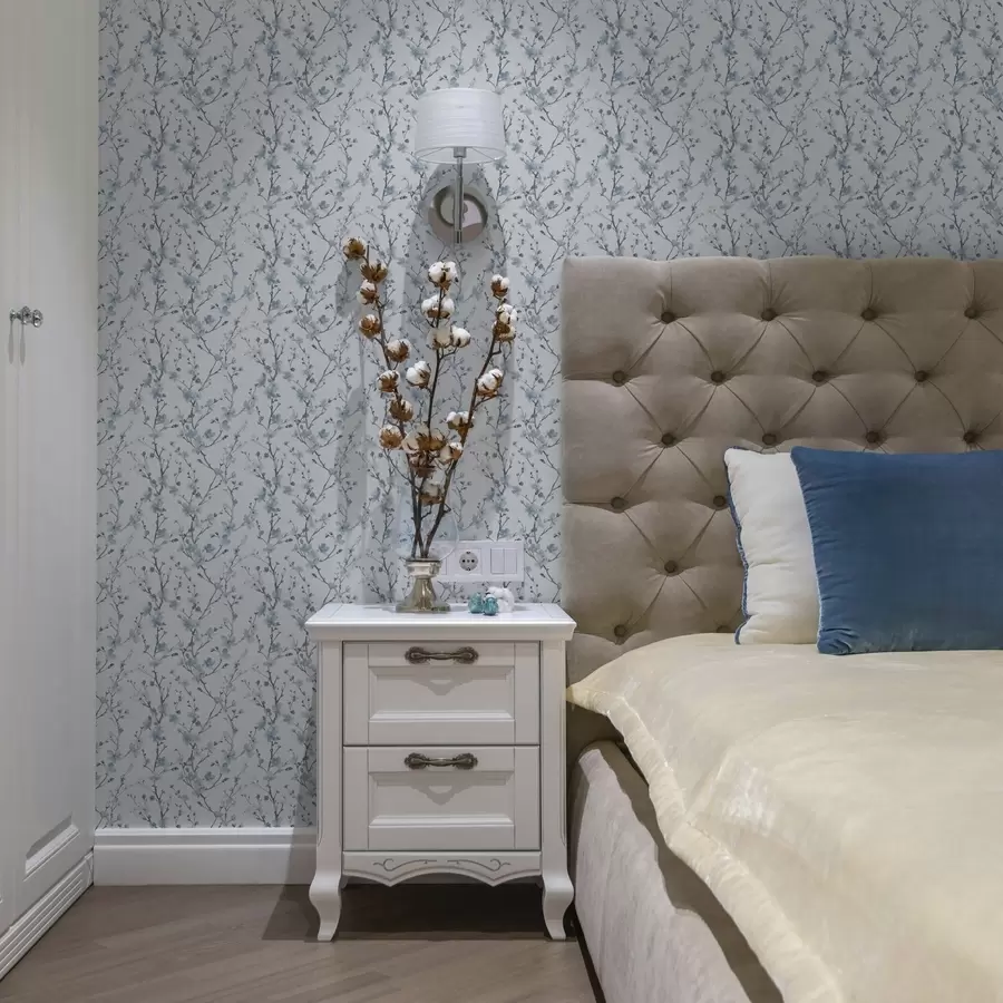 zidne murale Plavi cvjetovi trešnje na bijeloj pozadini s mekim kontrastom a00399