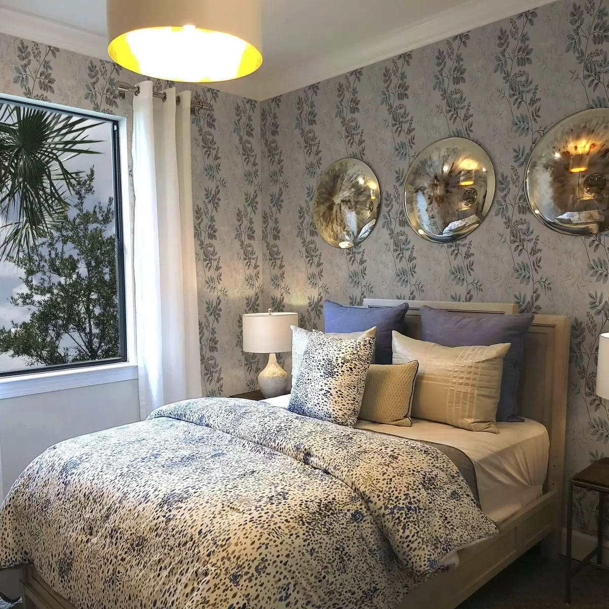 Pozadina Grančice bobičastog voća u pastelnim nijansama sa sivo-plavim lišćem a00443