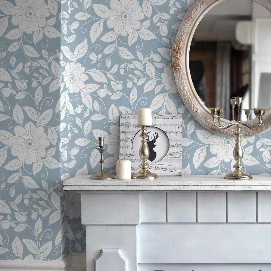 zidne murale Bijeli cvjetni obris na pastelno plavoj pozadini a00452