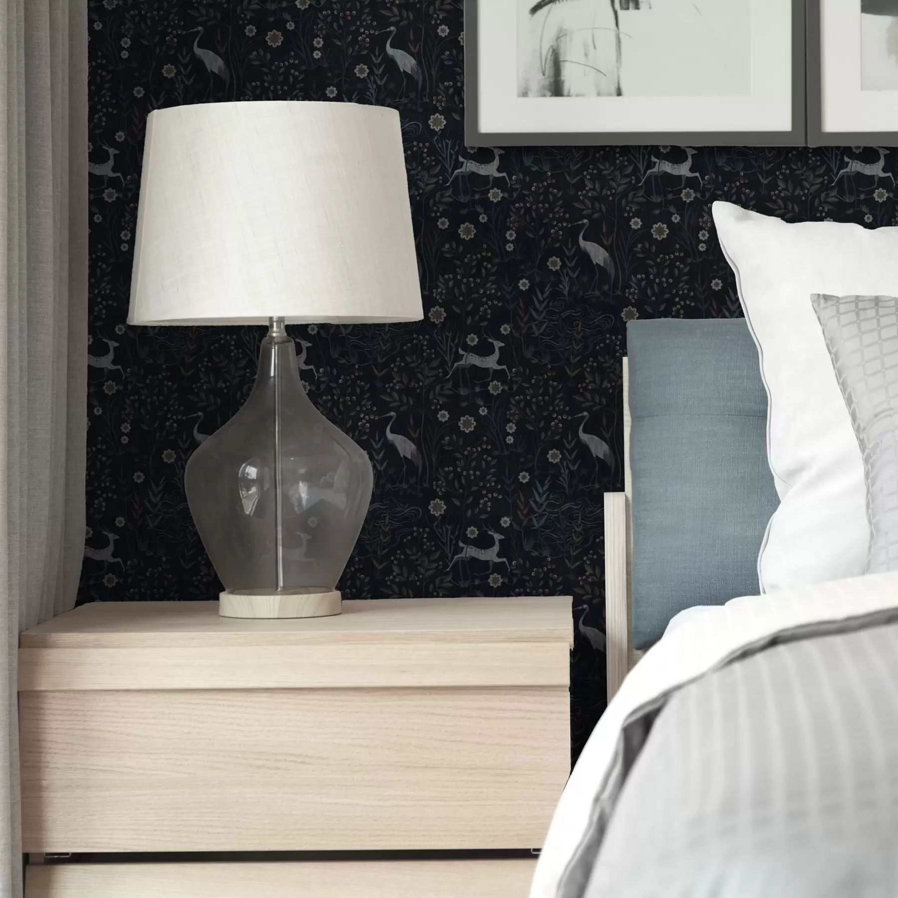 zidne murale Tamna pozadina s bijelim pticama i jelenima a00363