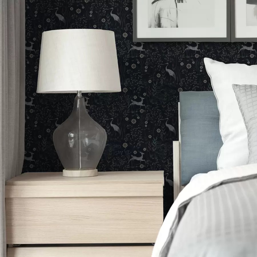 zidne murale Tamna pozadina s bijelim pticama i jelenima a00363