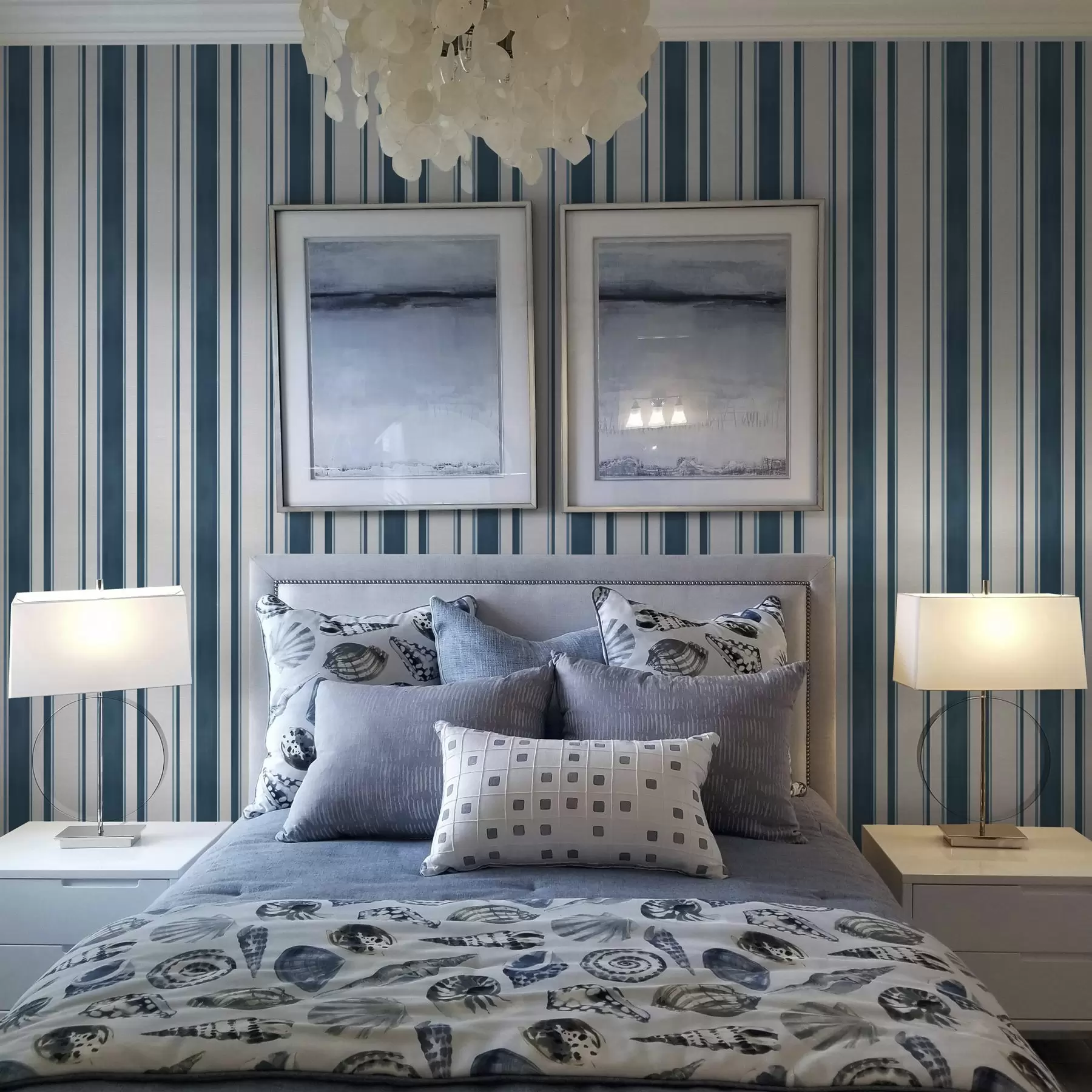 zidne murale Kombinacija tirkiznih pruga na bijeloj pozadini s ritmom a00527