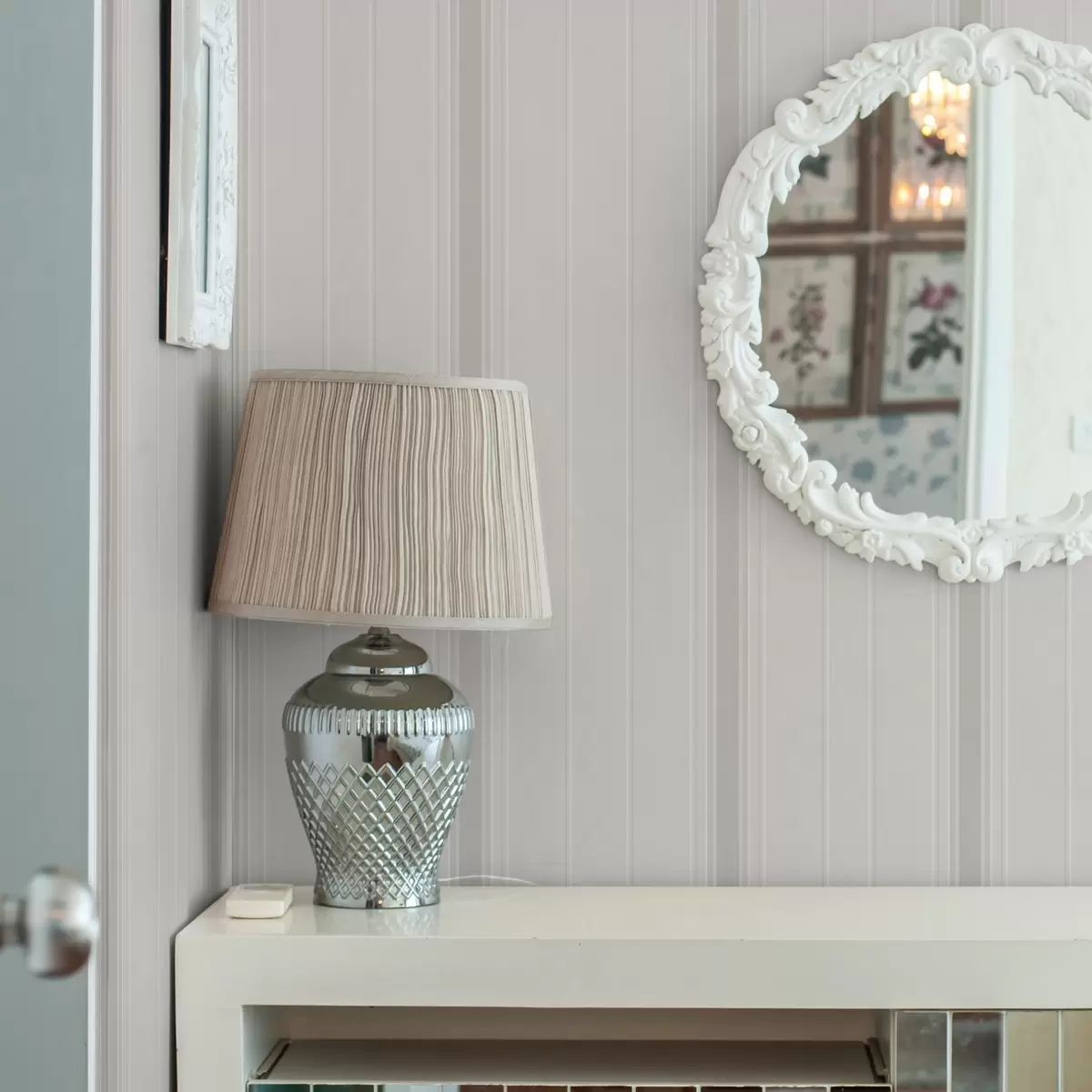 Pozadina Bež pozadina s tankim i srednje sivo-bijelim prugama a00559