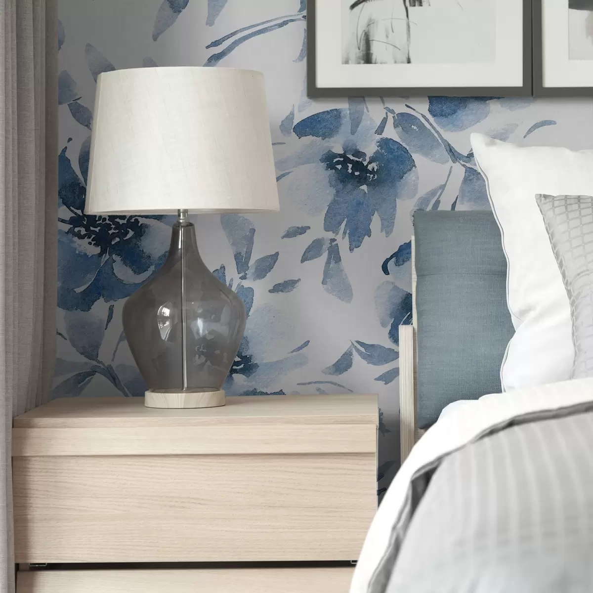 Pozadina Akvarel indigo božuri na bijeloj pozadini a00641