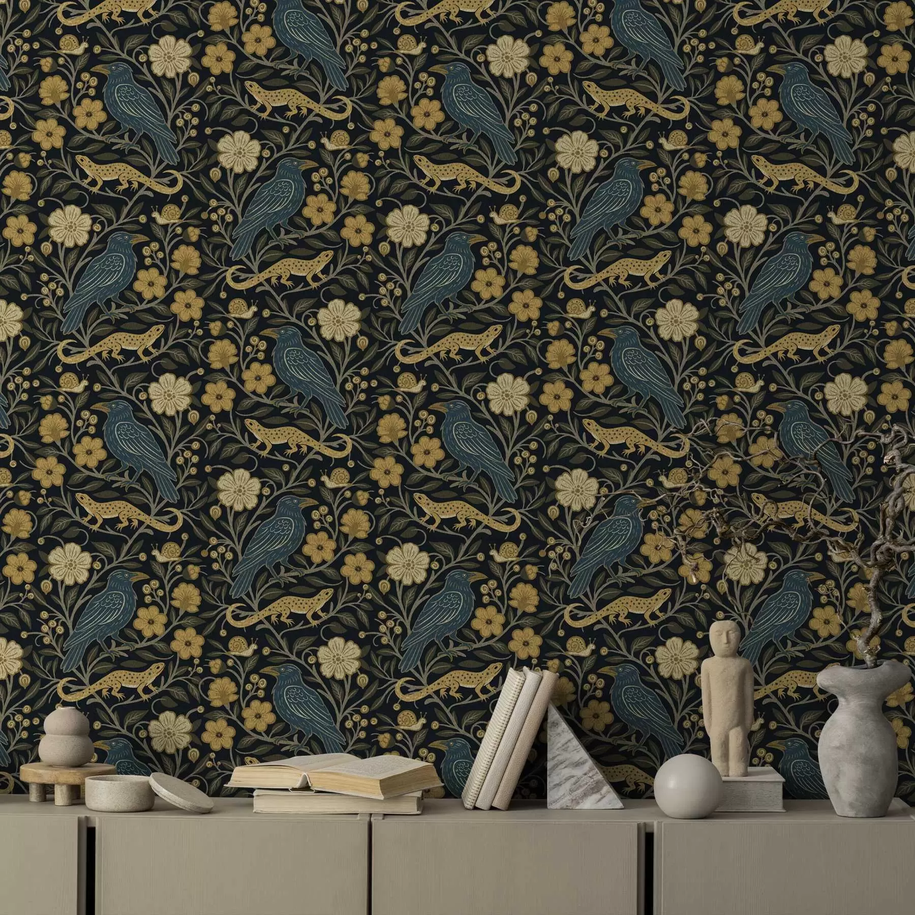 zidne murale Ptice, gušteri i puževi među cvijećem na tamnoj pozadini a00691