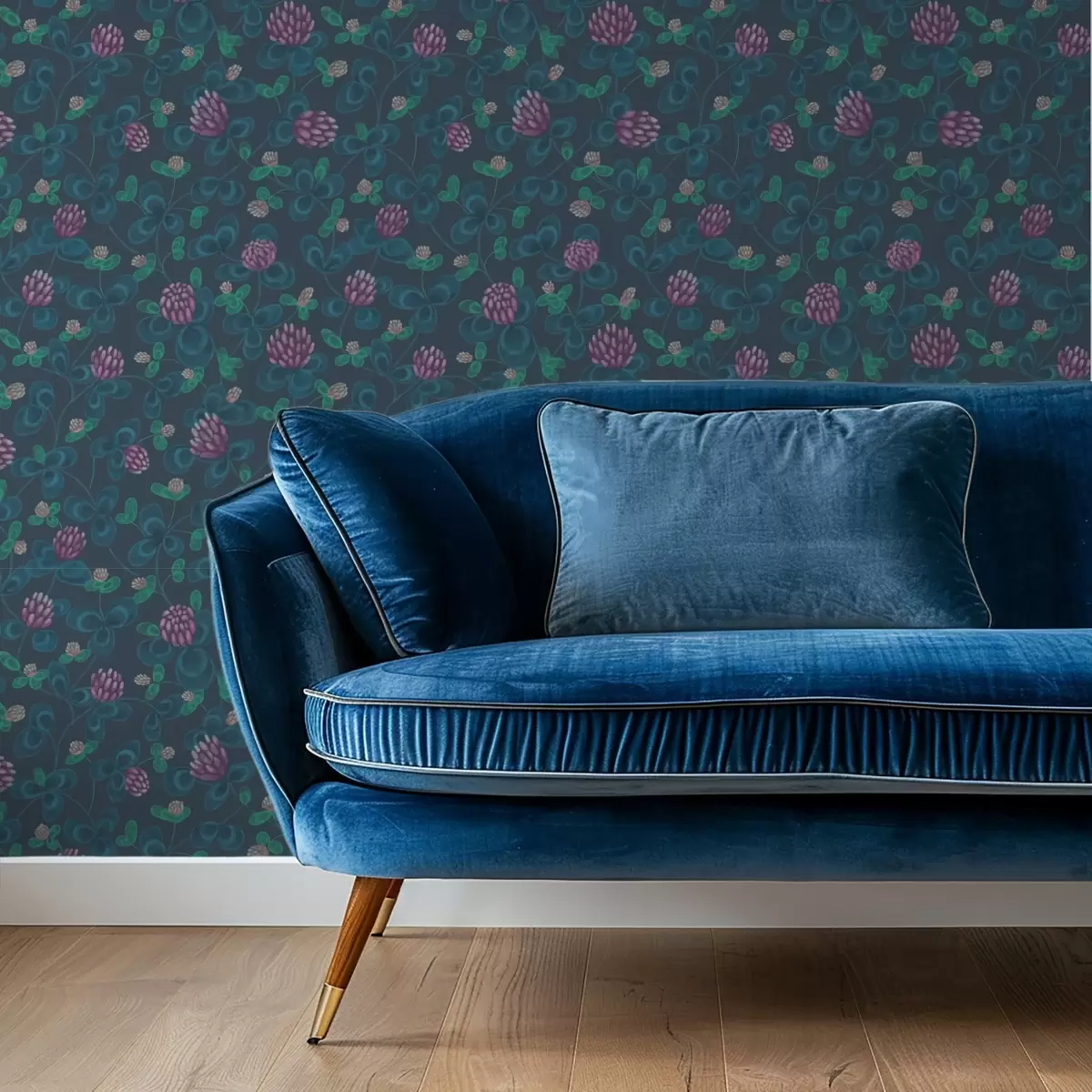 Pozadina Djetelina s ljubičastim cvjetovima na tamnoplavoj pozadini a00836