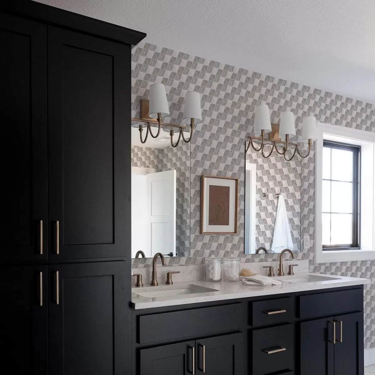 Pozadina Trokuti s teksturiranim umetcima, mješavina lila-sive boje a00917