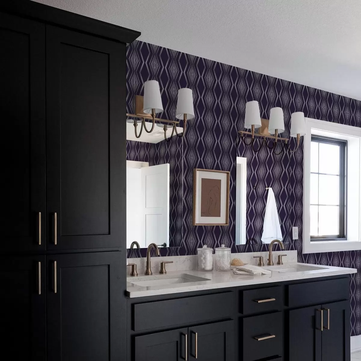 Pozadina Bogata ljubičasta pozadina s dijamantima i sivim cik-cak linijama a00974v1