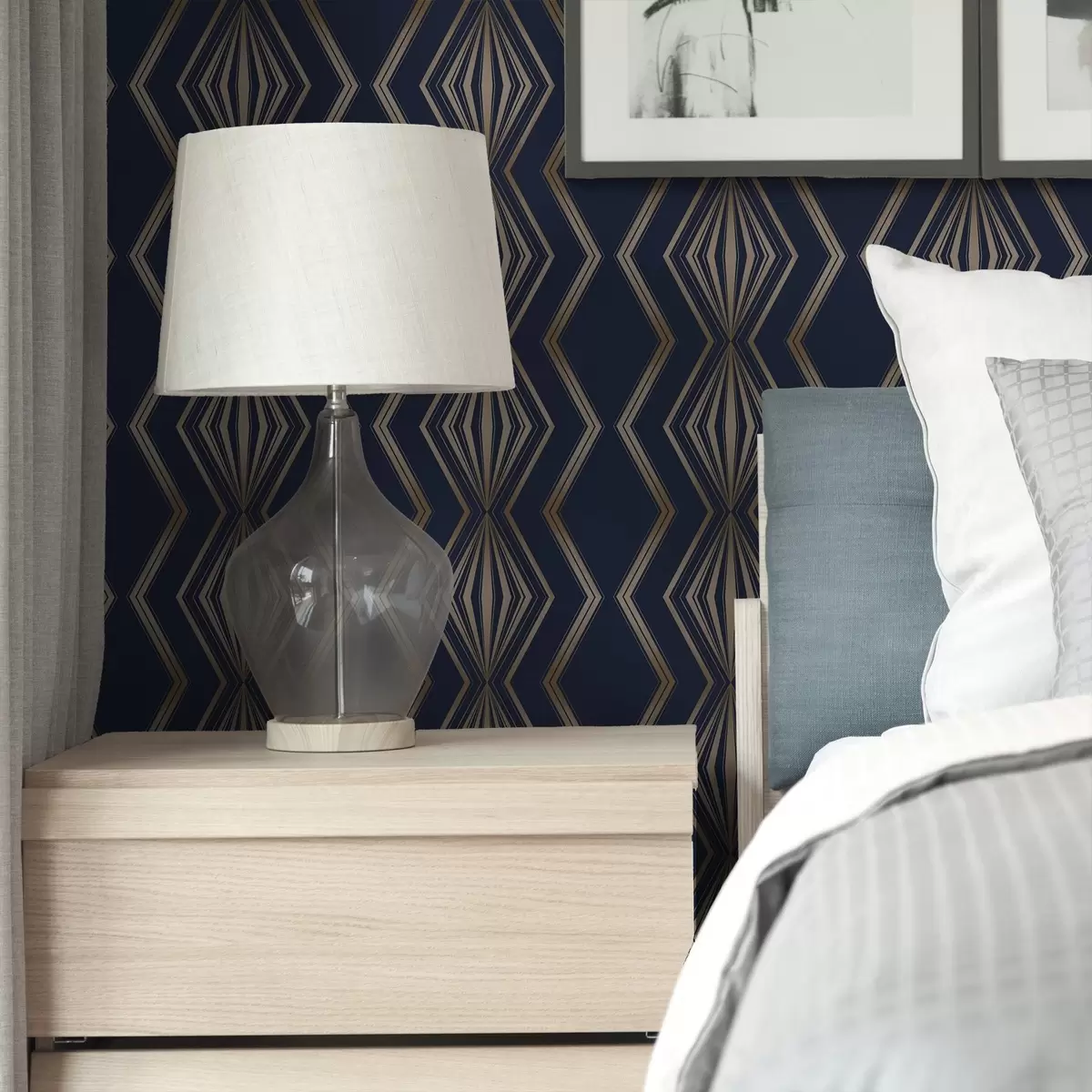 Pozadina Tamnoplava pozadina s geometrijskim dijamantima i cik-cak uzorcima a00974v2