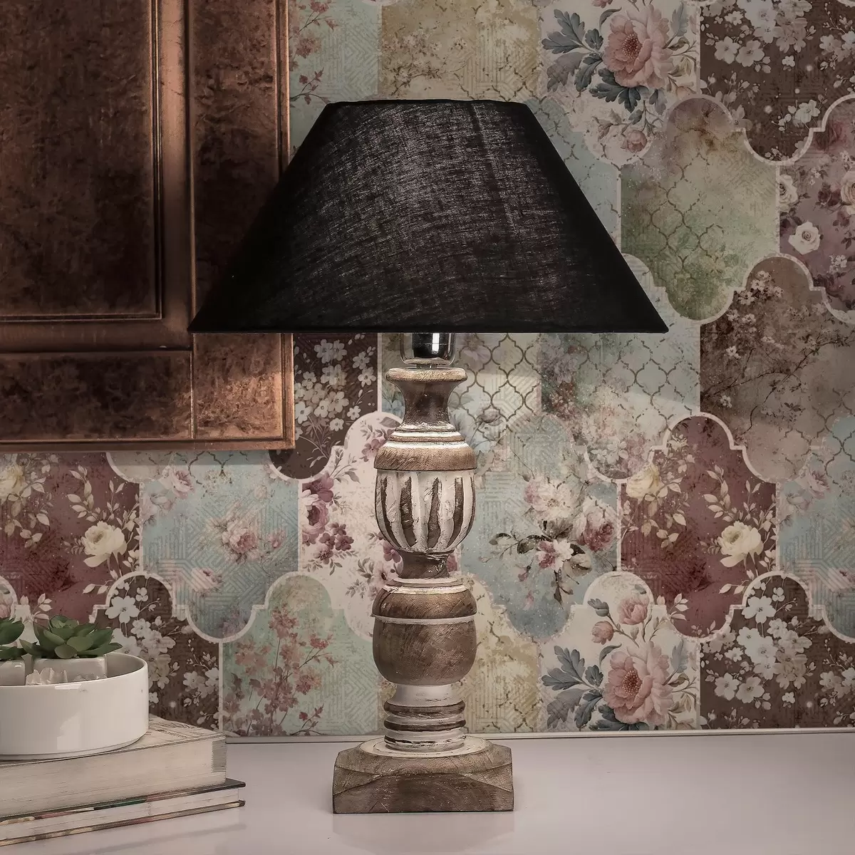 Pozadina Patchwork cvjetnih panela i istrošenih uzorkovanih pločica a01038