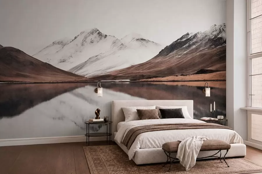 zidne murale Snježni planinski vrhovi i mirno jezero s odrazom poput zrcala w05816